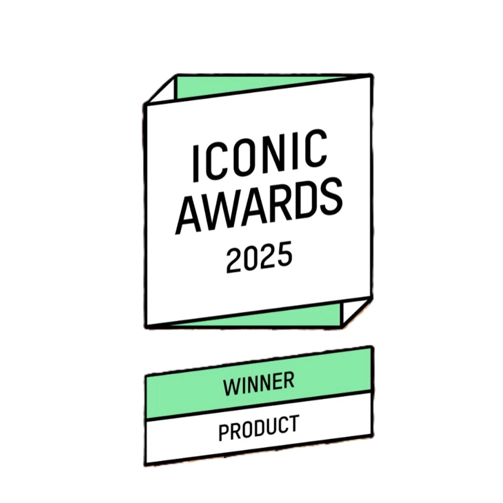 Iconic Awards 2025 Winner Product Siegel mit grünen Akzenten auf weißem Hintergrund